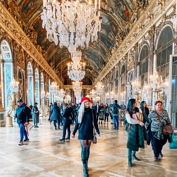 Meet your Posher, Emily - Picture 3 of 3